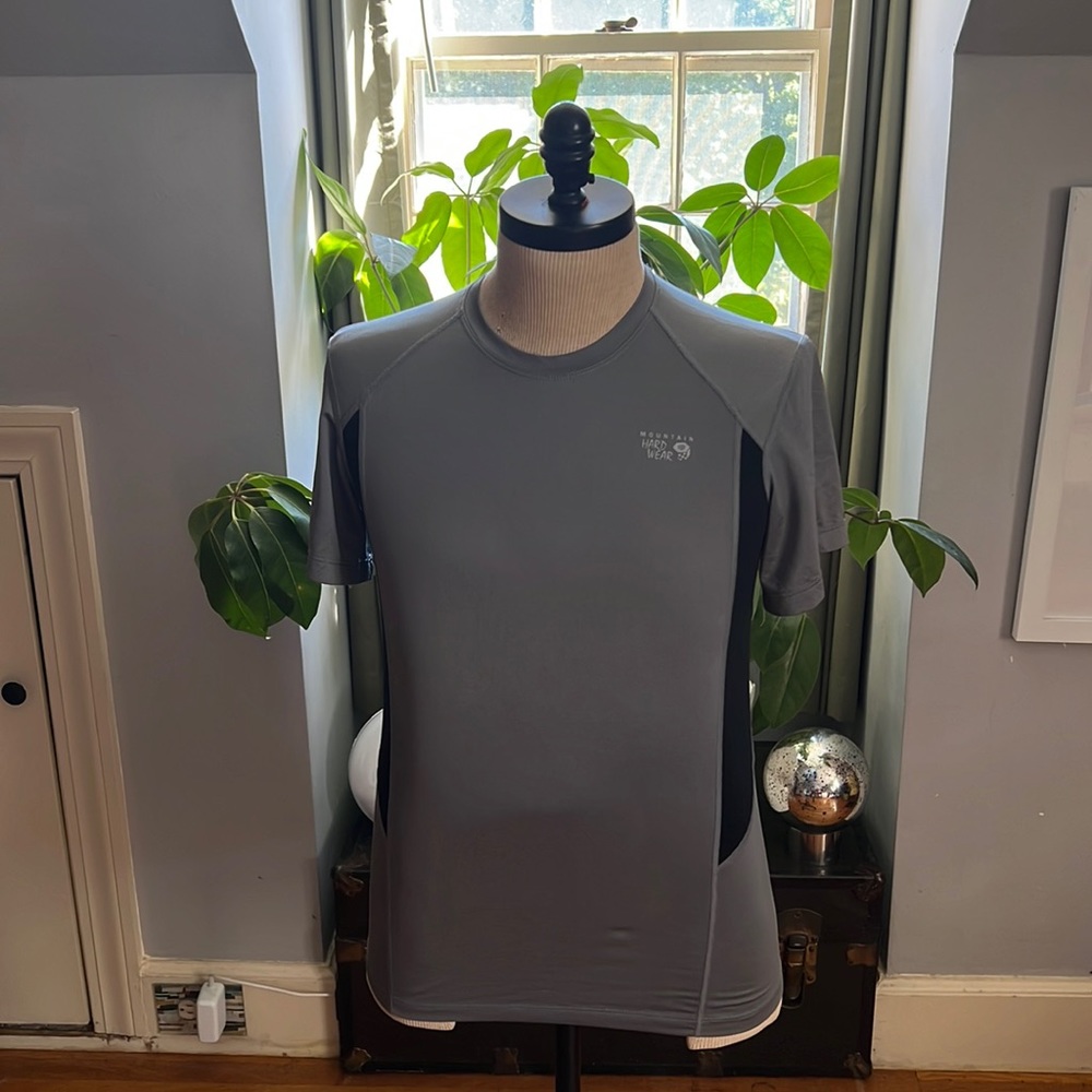 Mountain Hard Wear Size Medium Gray/Black
